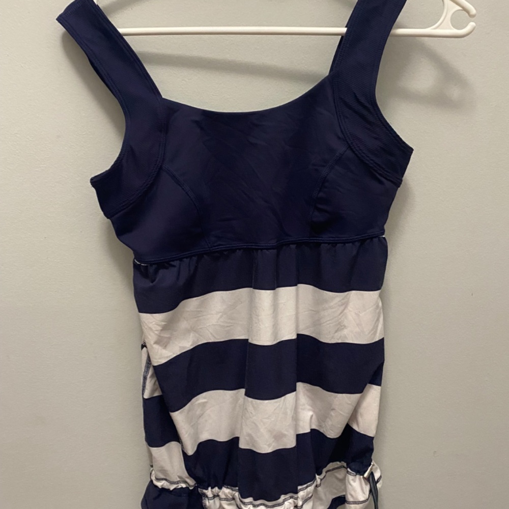 Two Lululemon Tops - Picture 3 of 7